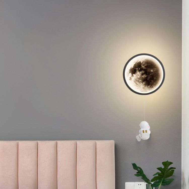 The Spacewalker: 3D Moon & Astronaut Wall Mural Light